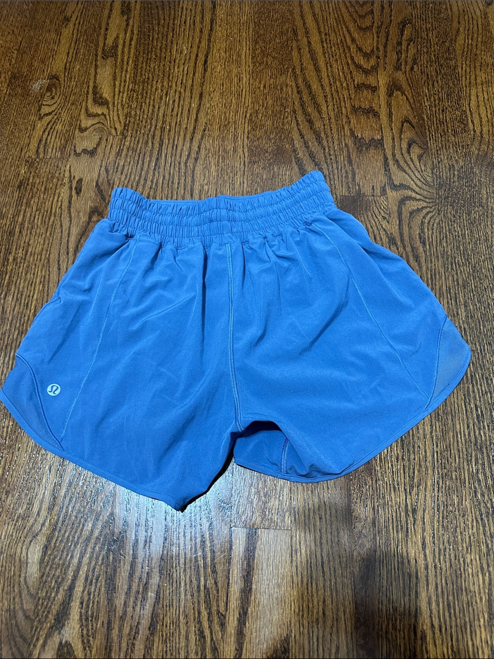 lululemon athletica women's Hotty Hot athletic shorts 4” Blue Oasis